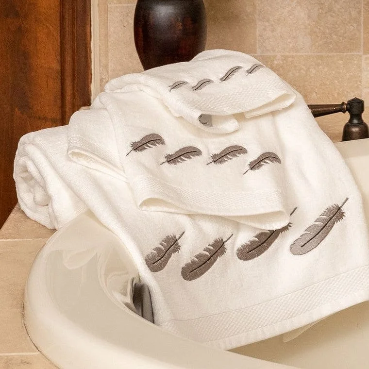 Feathered Embroidery Towel Set