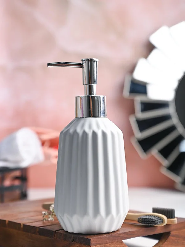 Ribbed Pattern Soap Dispenser