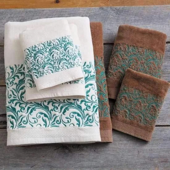 Turquoise Scroll Western Bath Towels